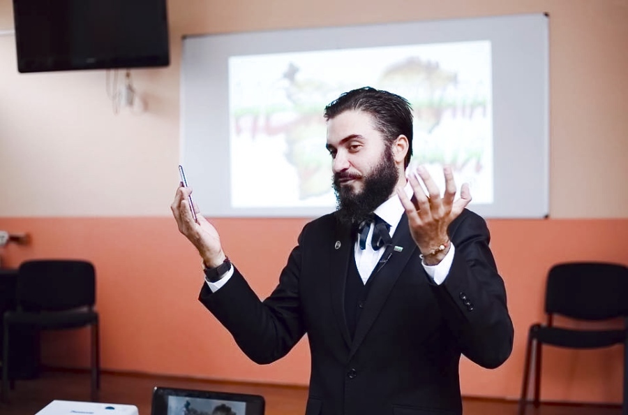 Искрен Красимиров представя дебютната си книга ”Да убиеш Ботев” в РБ ”Никола Фурнаджиев”